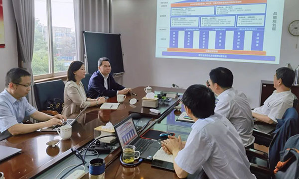 Digital China Tour | Jerei President Mou Wenqing and his delegation visited LiuGong Group to carry out exchanges and research work.